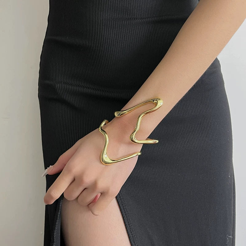 Irregular Wave Open Bracelet - Modomu