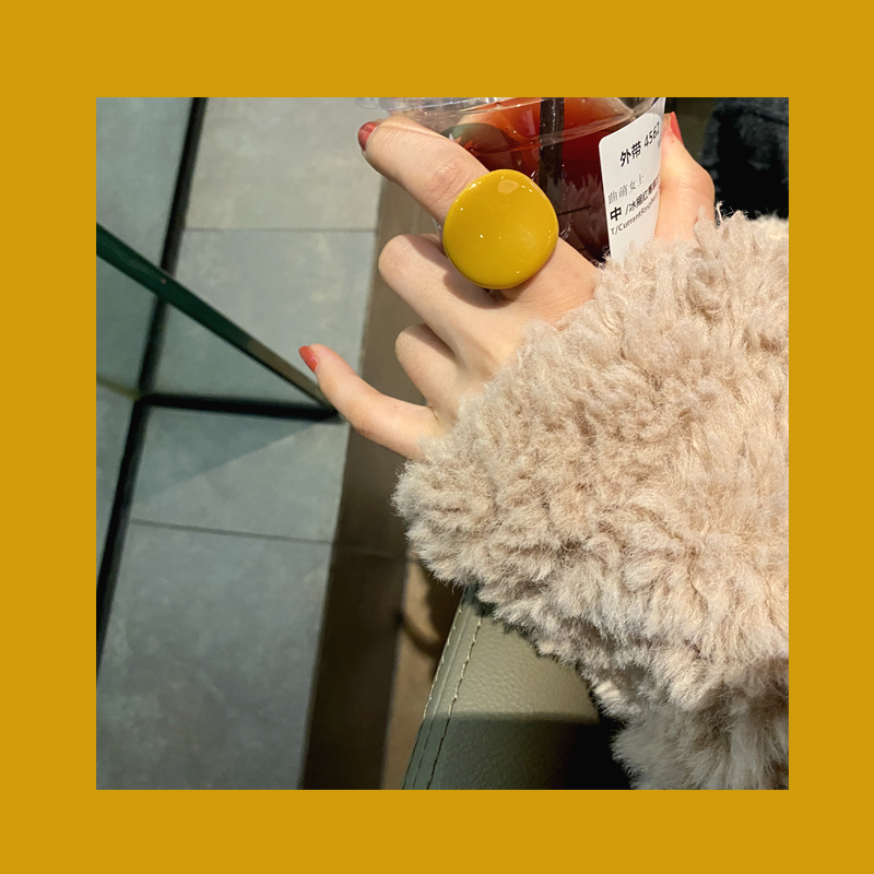 Minimal Acrylic Statement Ring - Modomu