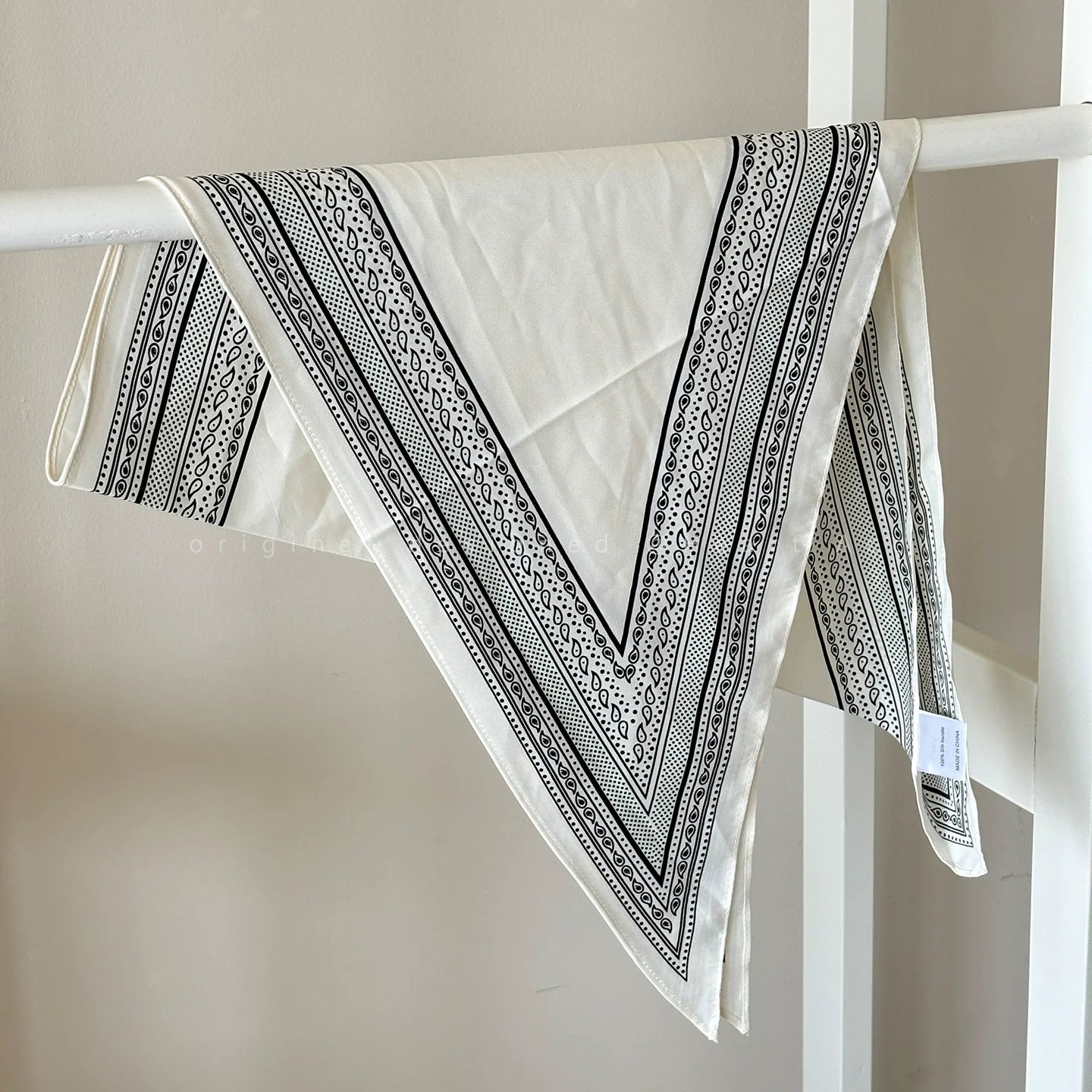 Korean Cashew Floral Scarf - Modomu