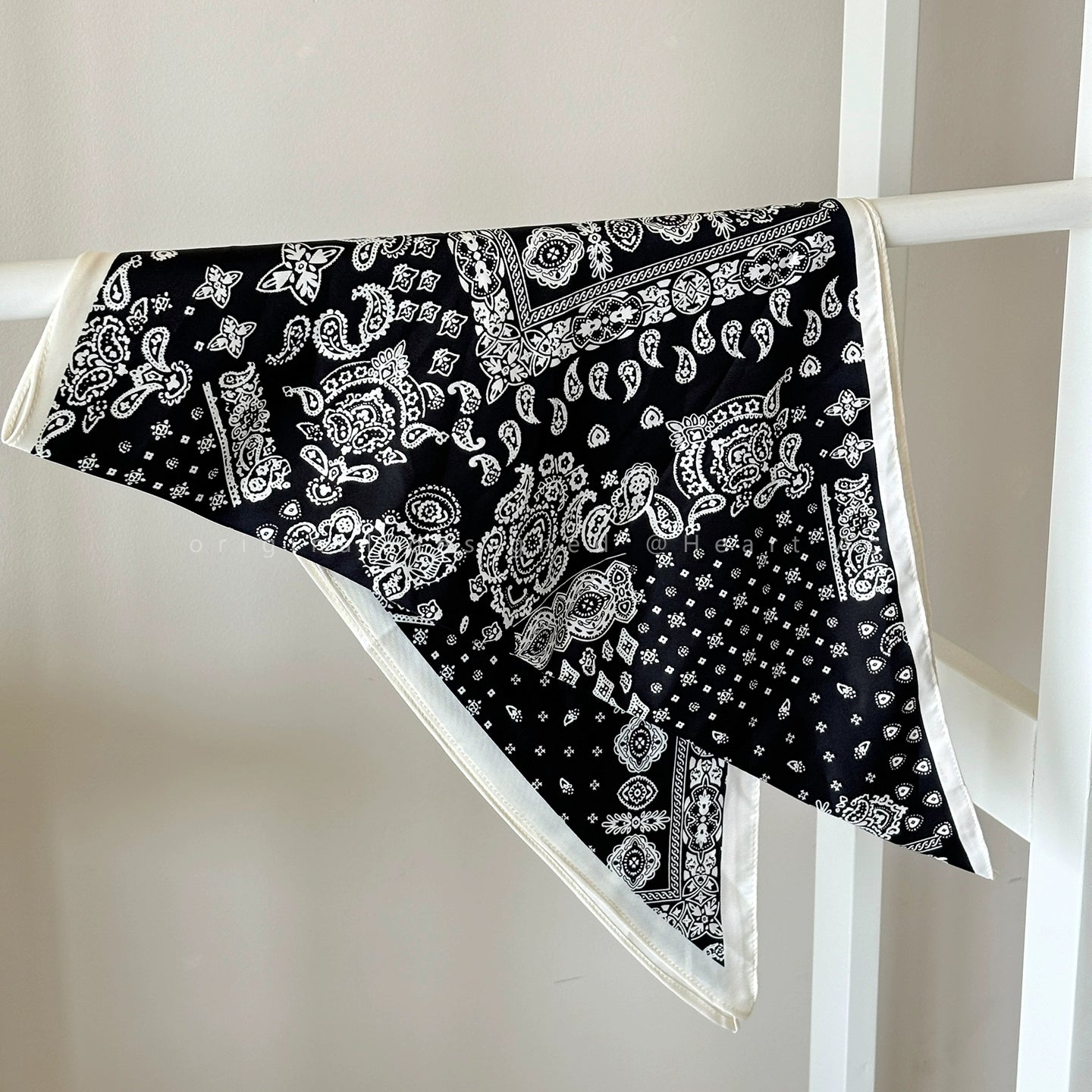 Korean Cashew Floral Scarf - Modomu