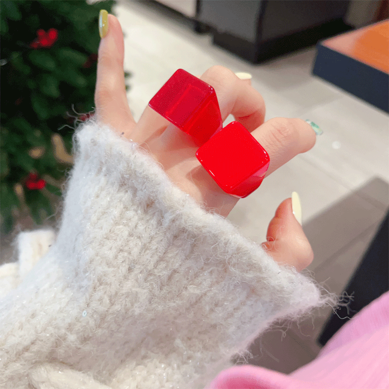 Chunky Square Acrylic Ring - Modomu
