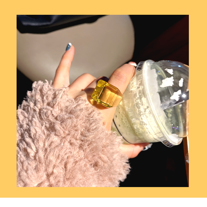 Chunky Square Acrylic Ring - Modomu