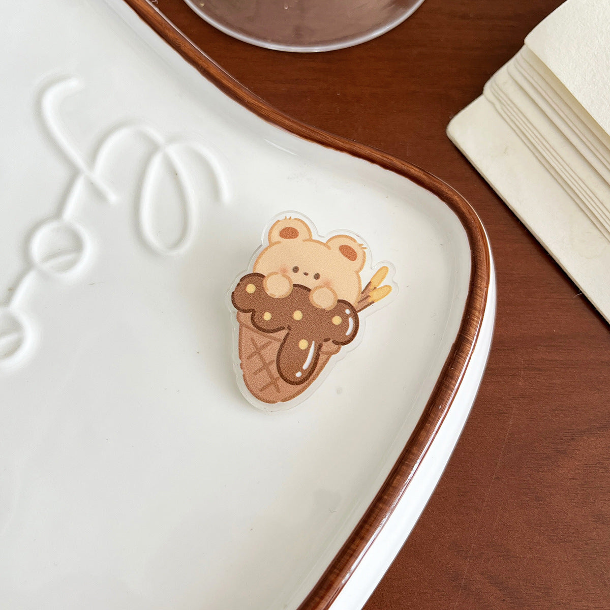 Cute Cartoon Acrylic Brooch - Modomu