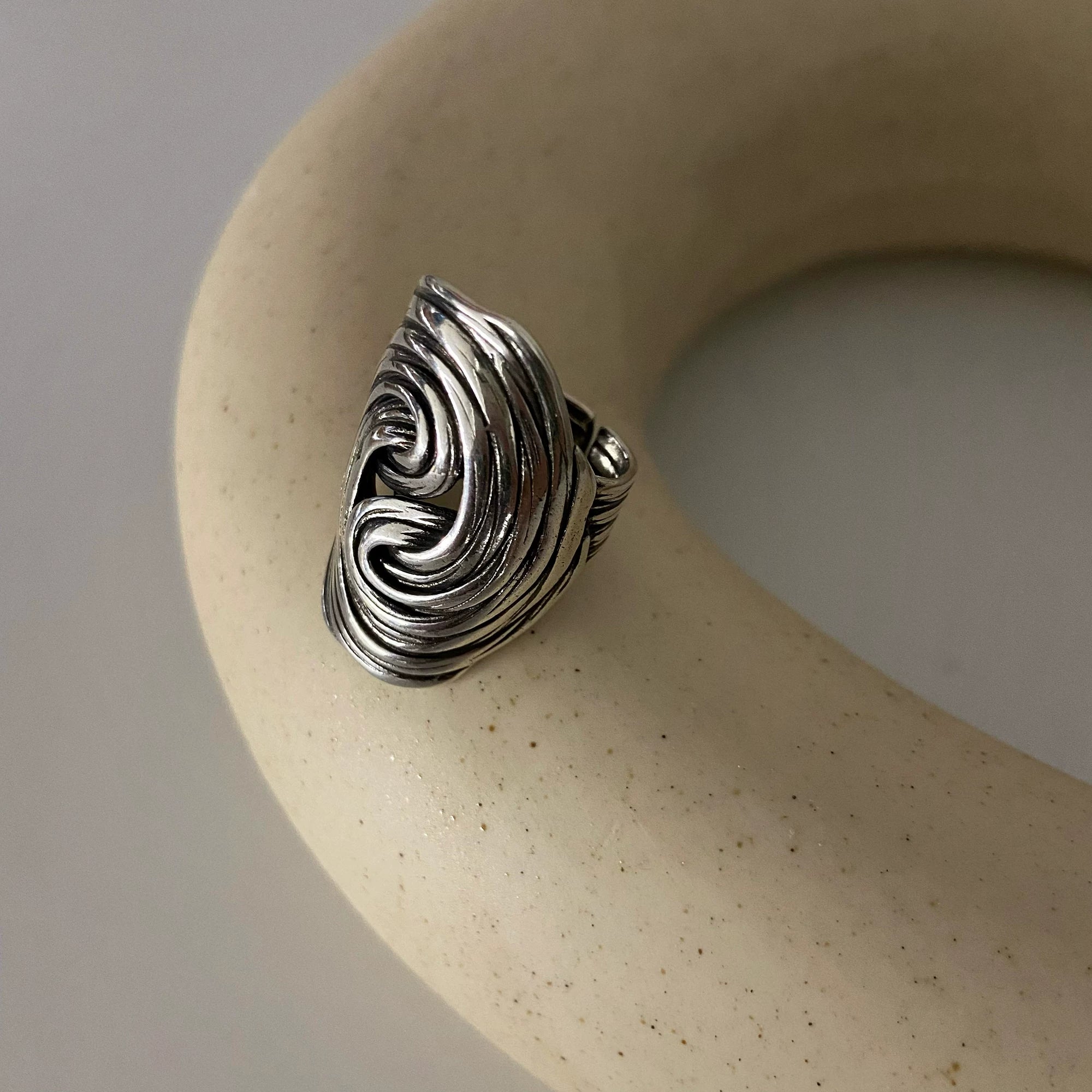 Retro Locomotive Star Ring - Modomu
