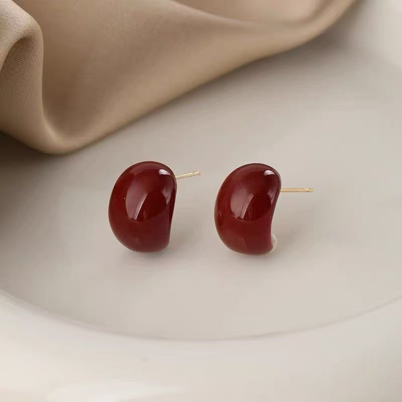 Retro stud earrings elegant design