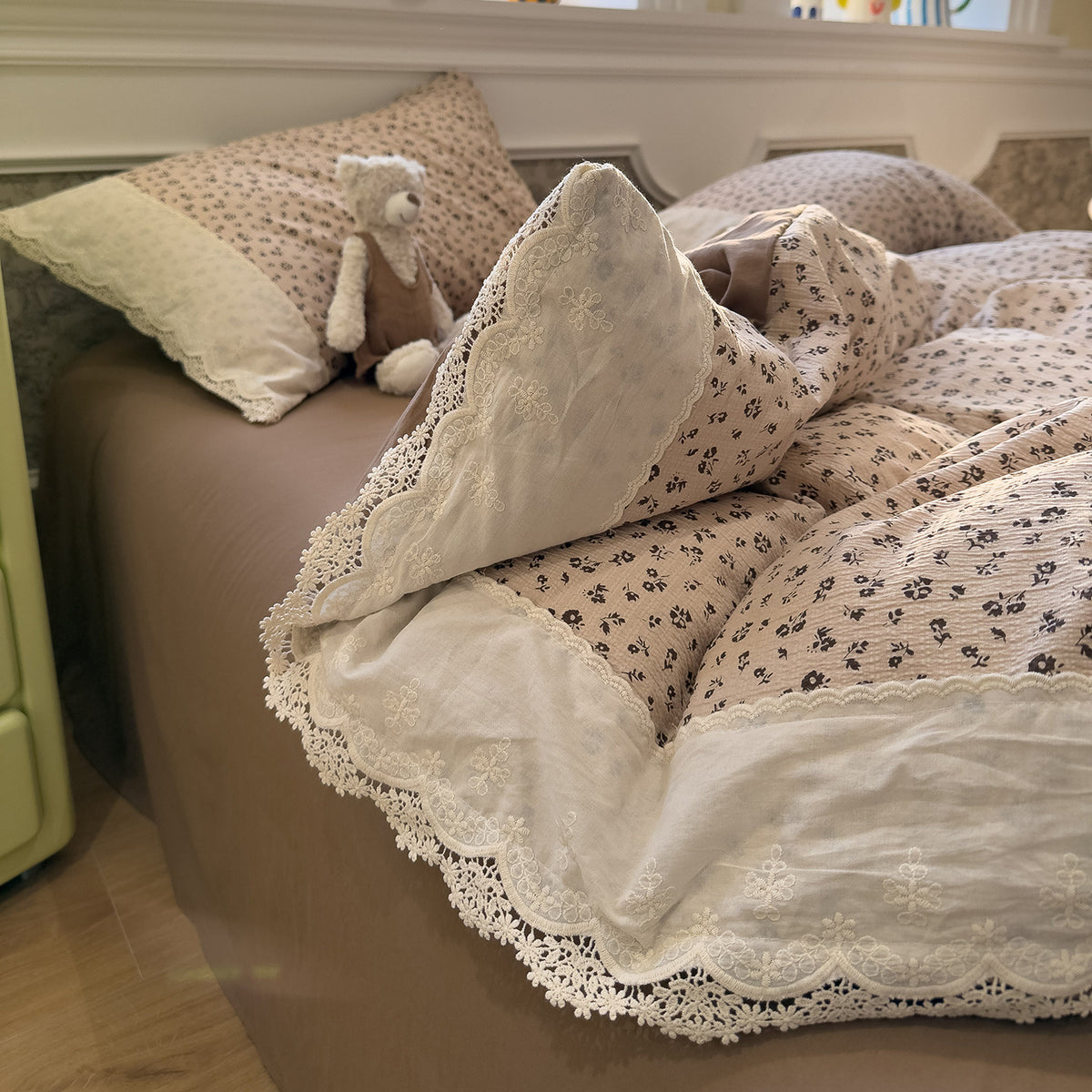 Lace Trim Cotton Bedding Set