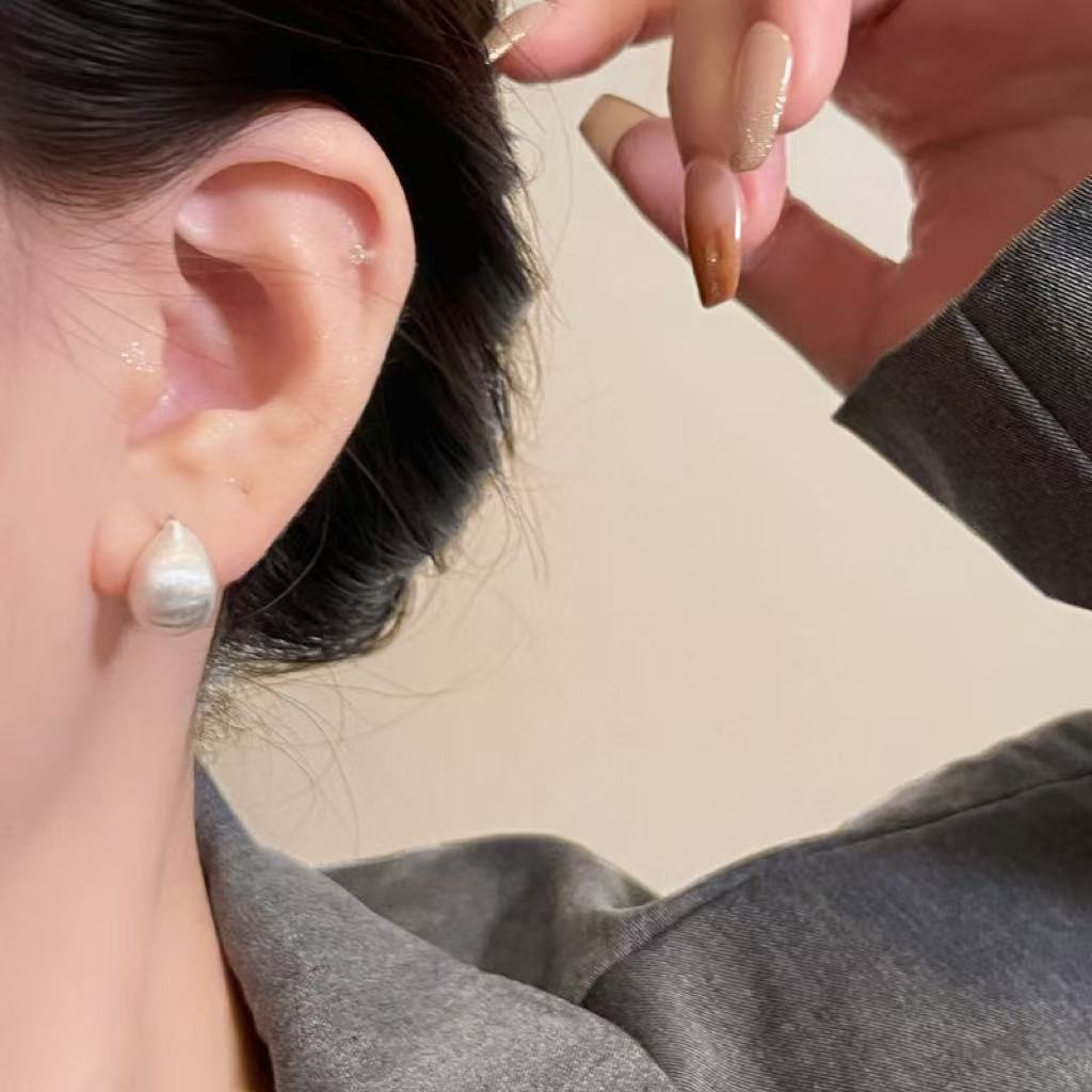 Frosted Retro Drop Stud Earrings - Modomu