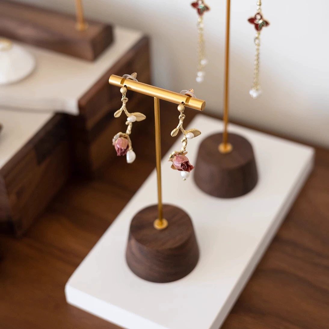 Vertical Shelf Display Stand
