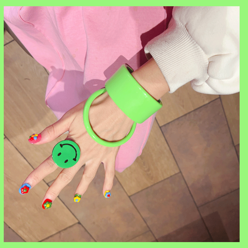 Open Acrylic Statement Bracelet - Modomu