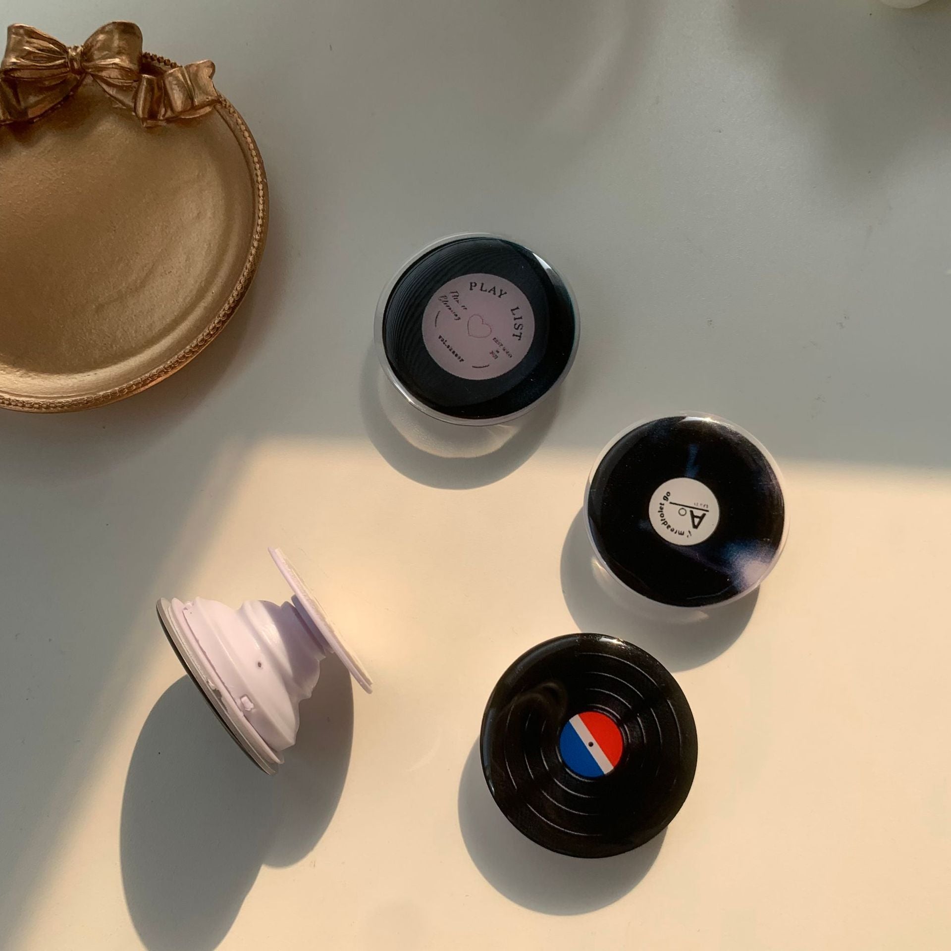 Reco Vinyl Airbag Phone Holder Blind Box