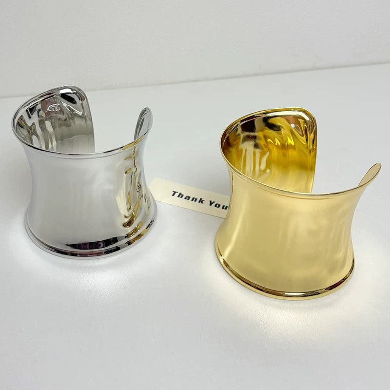 Curved Open Cuff Bracelet - Modomu