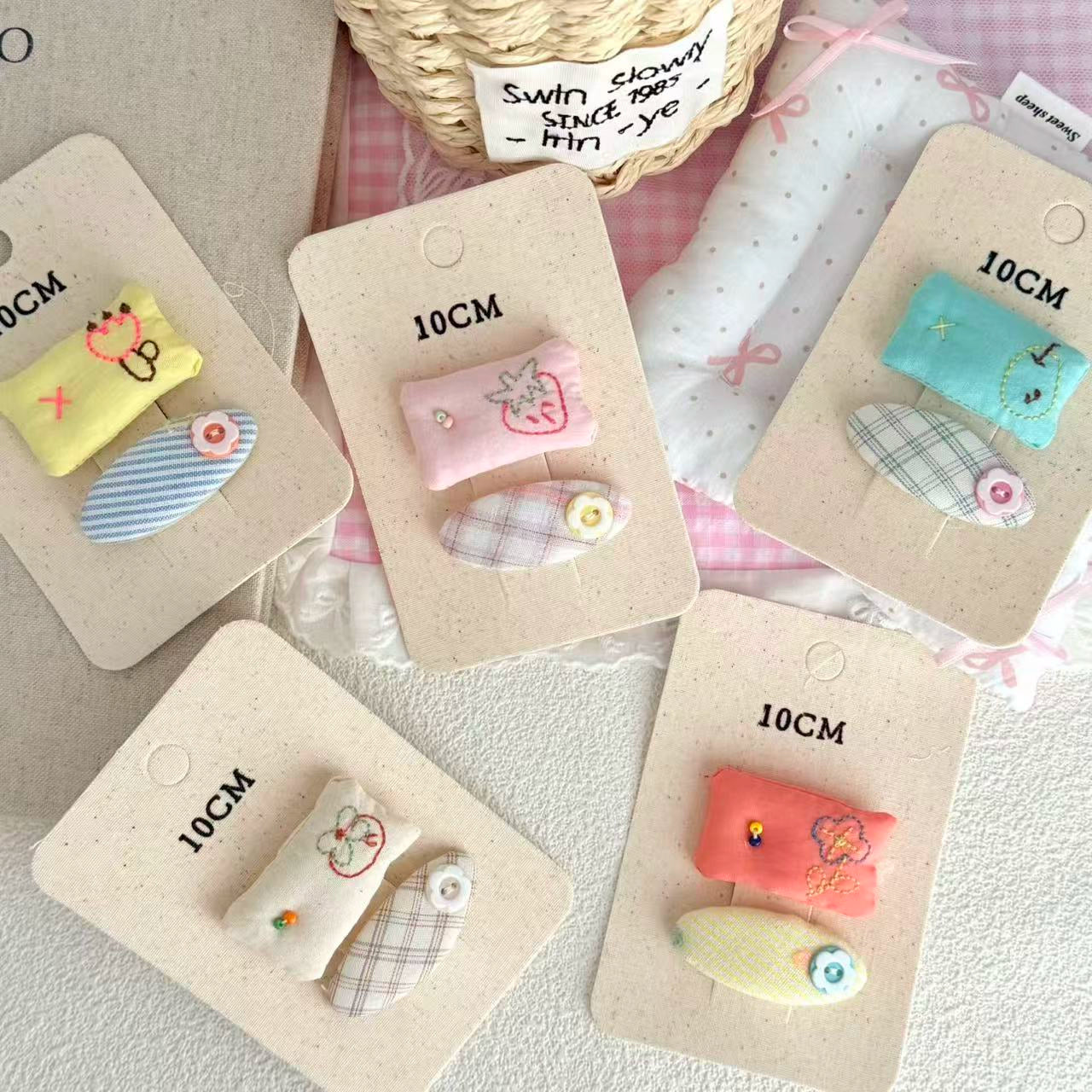 Embroidered Plaid Fabric Hair Clip - Modomu