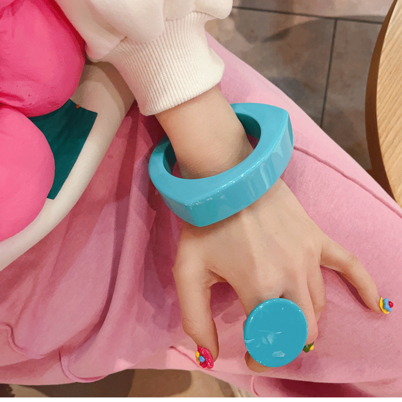 Geometric Acrylic Statement Bracelet - Modomu