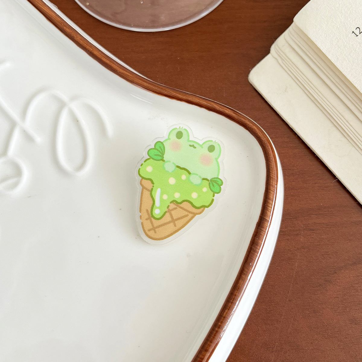 Cute Cartoon Acrylic Brooch - Modomu