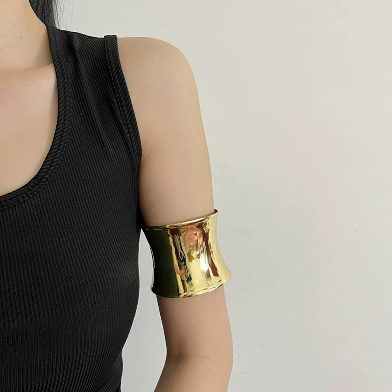 Curved Open Cuff Bracelet - Modomu