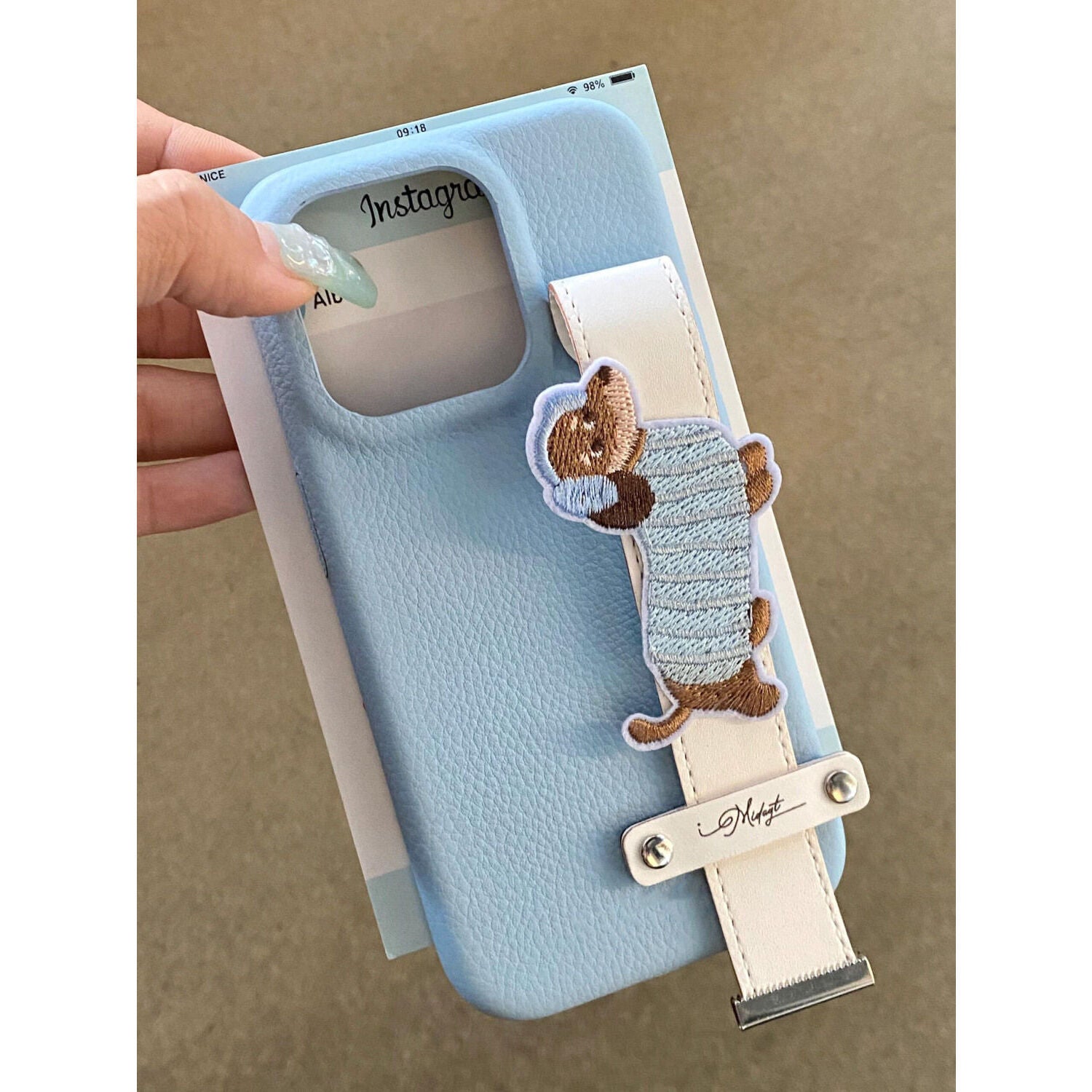 Dachshund Wristband Phone Case - Modomu