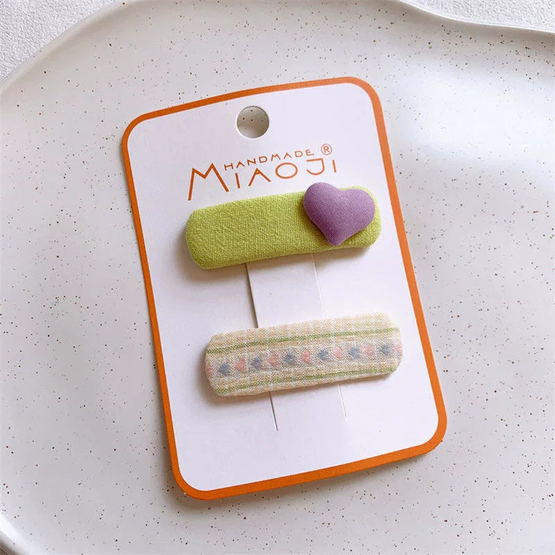 Floral Hairpin With Delicate Detail - Modomu