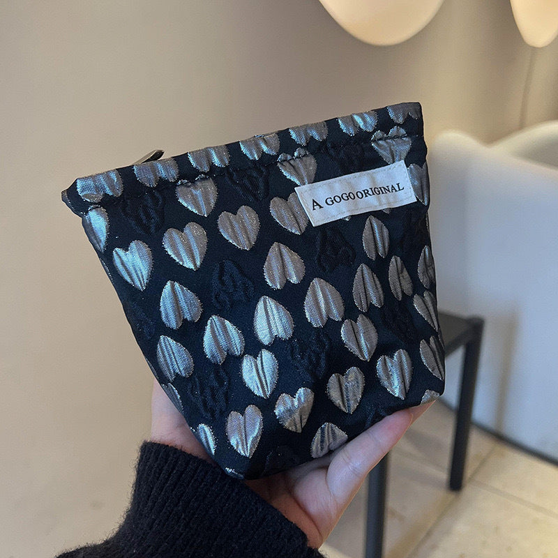 Embroidered Heart Cosmetic Bag - Modomu
