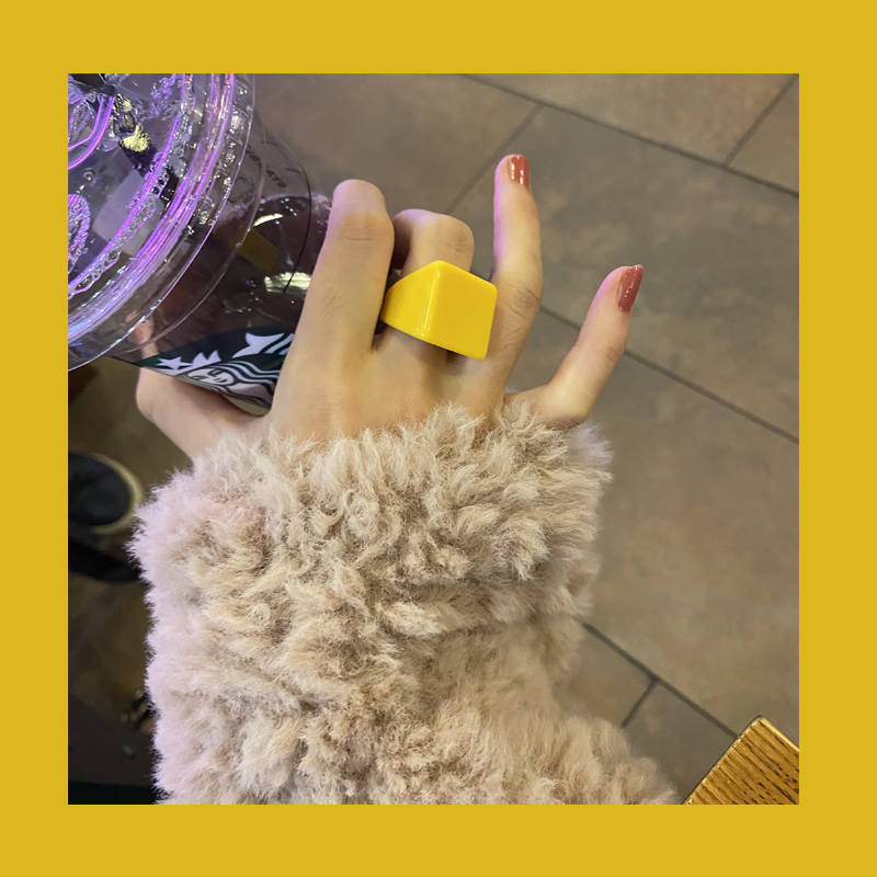 Chunky Square Acrylic Ring - Modomu