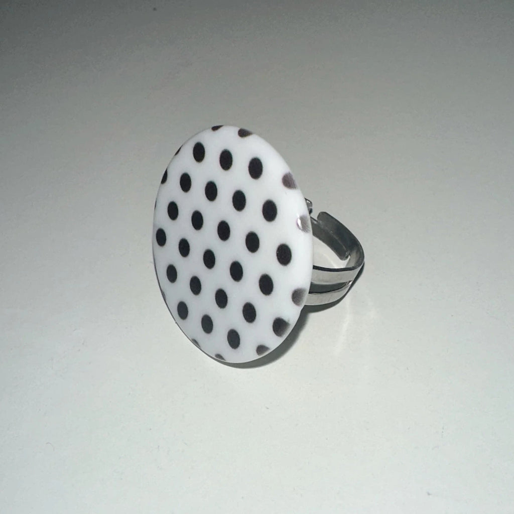 Minimal Resin Polka Dot Ring - Modomu