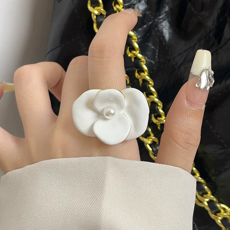 Floral Pearl Adjustable Ring - Modomu