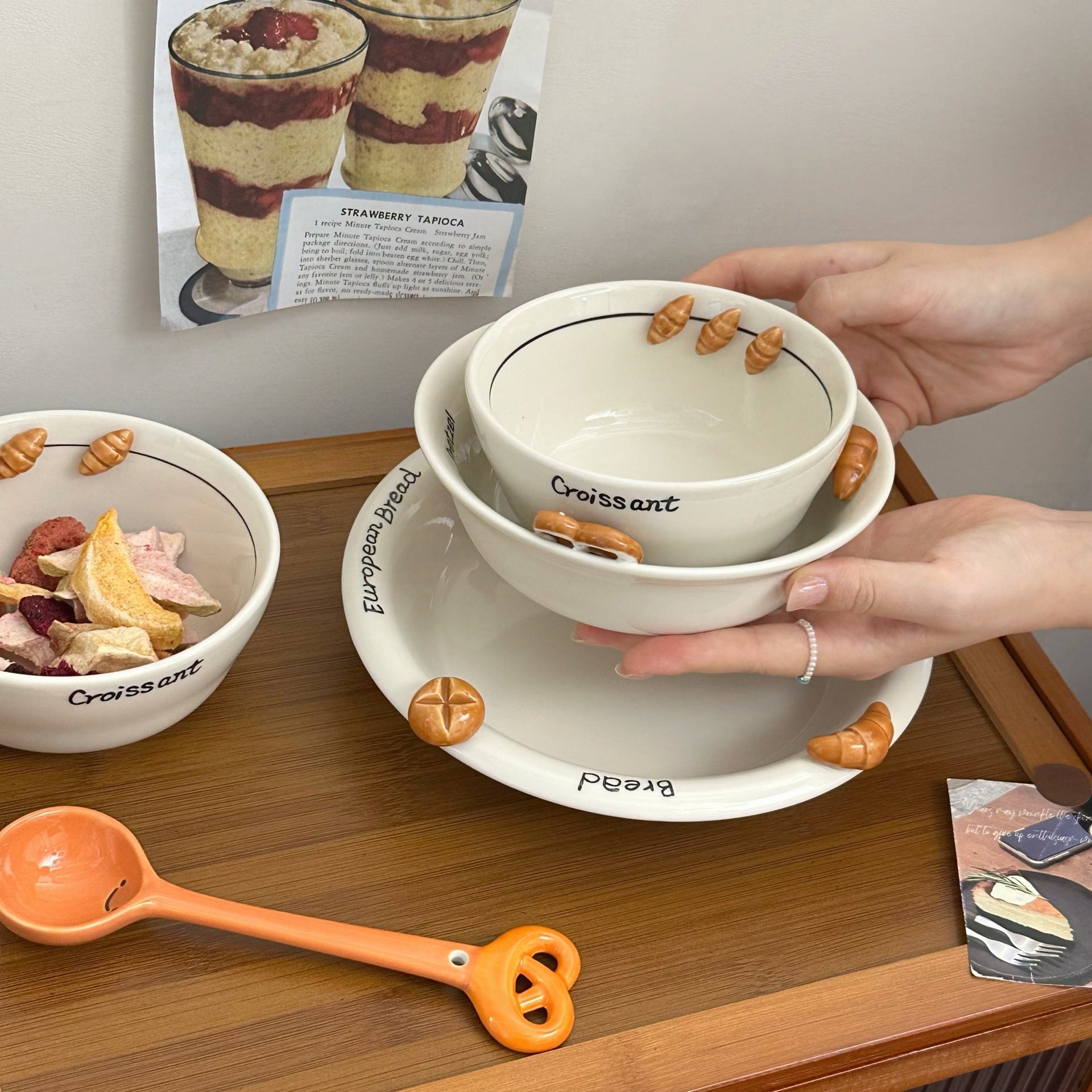 Embossed Croissant Ceramic Bowl - Modomu