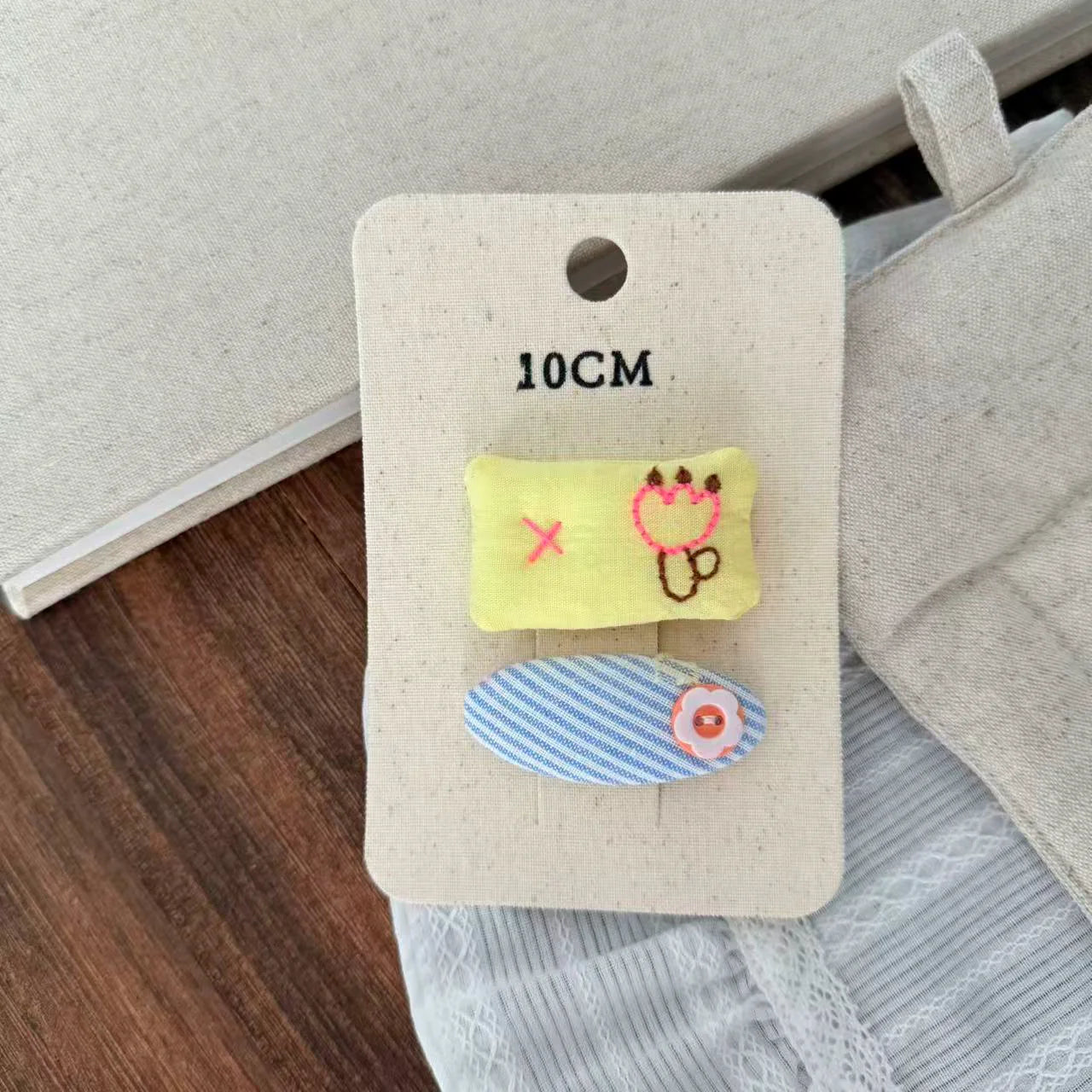 Embroidered Plaid Fabric Hair Clip - Modomu