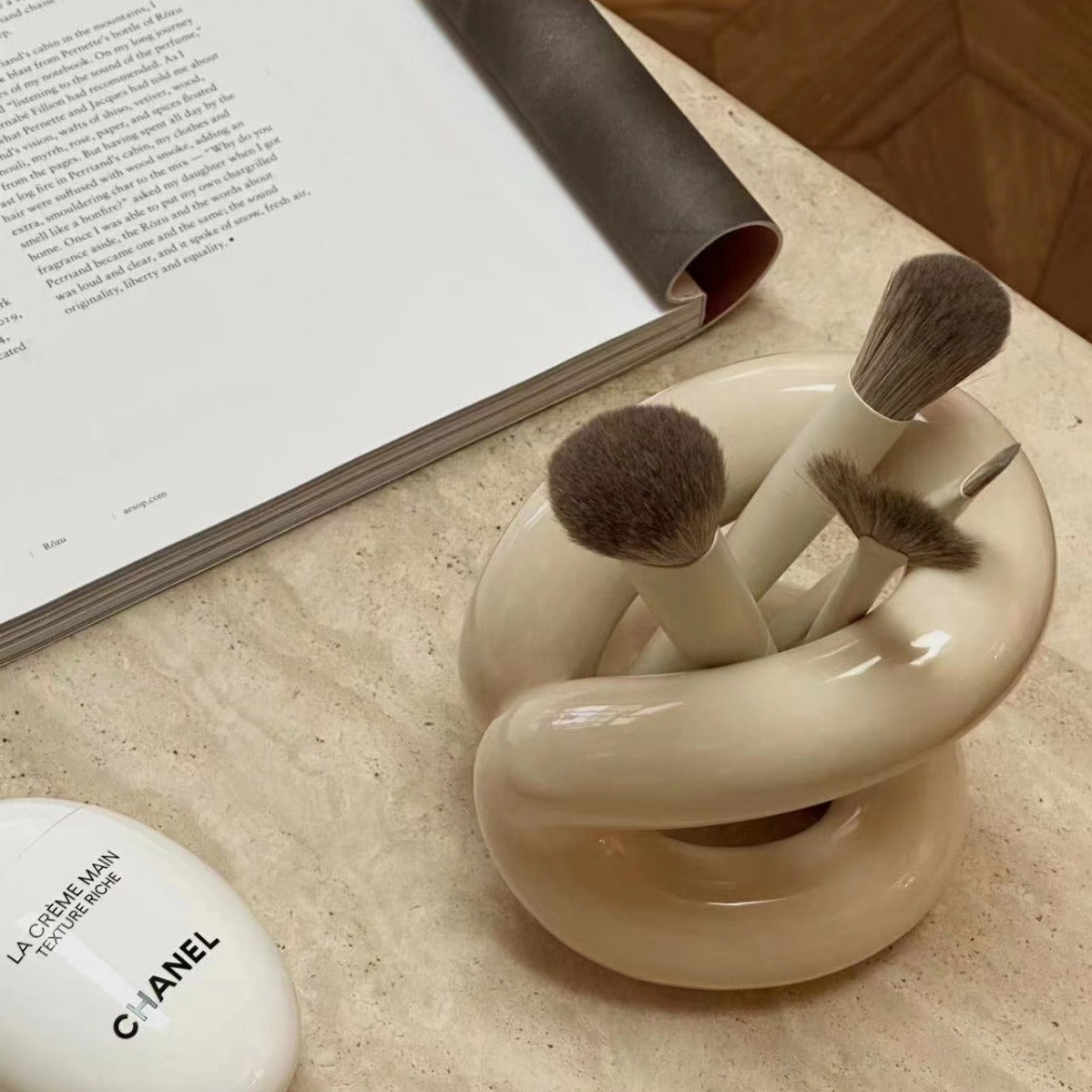 Knot Ceramic Toothbrush Holder - Modomu