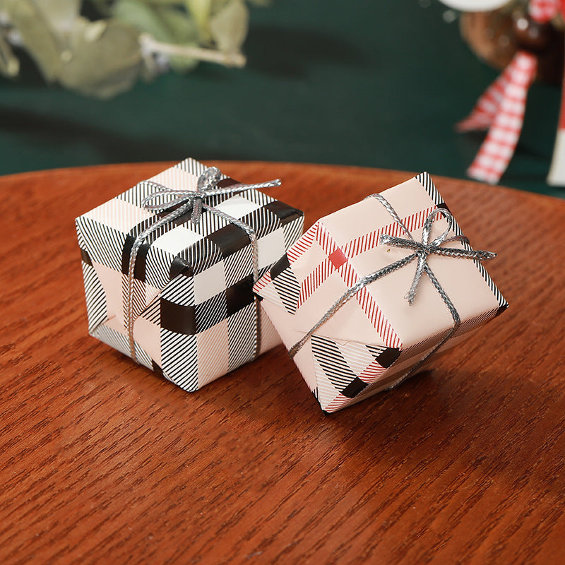 网红装饰圣诞礼盒摆件多色格子圣诞树花环装饰礼品礼物包装配件