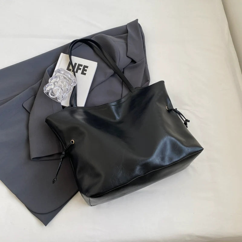 Simple Textured Everyday Tote Bag - Modomu