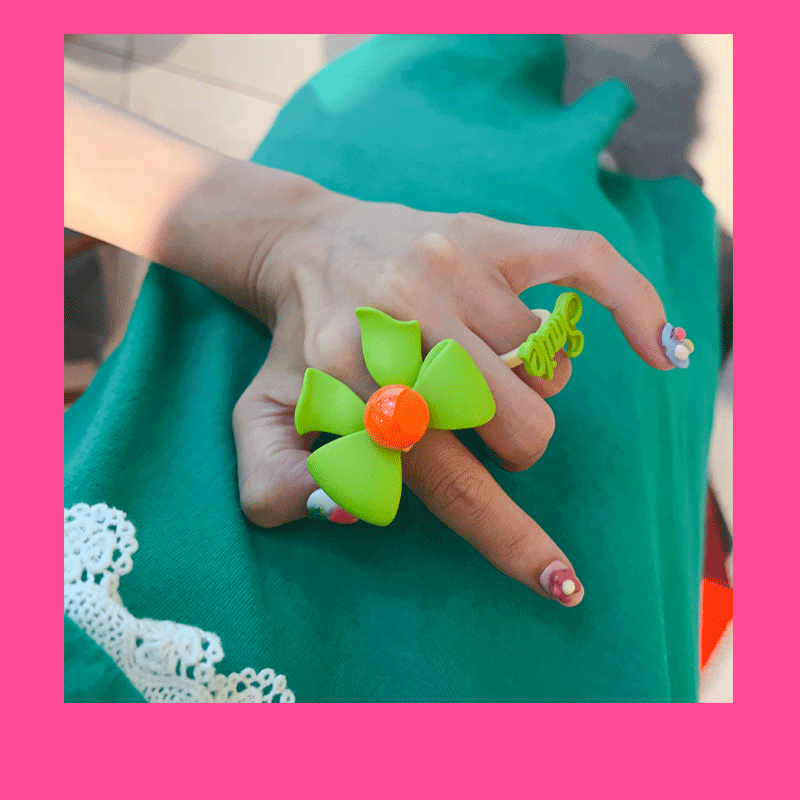 Exaggerated Bow Statement Ring - Modomu