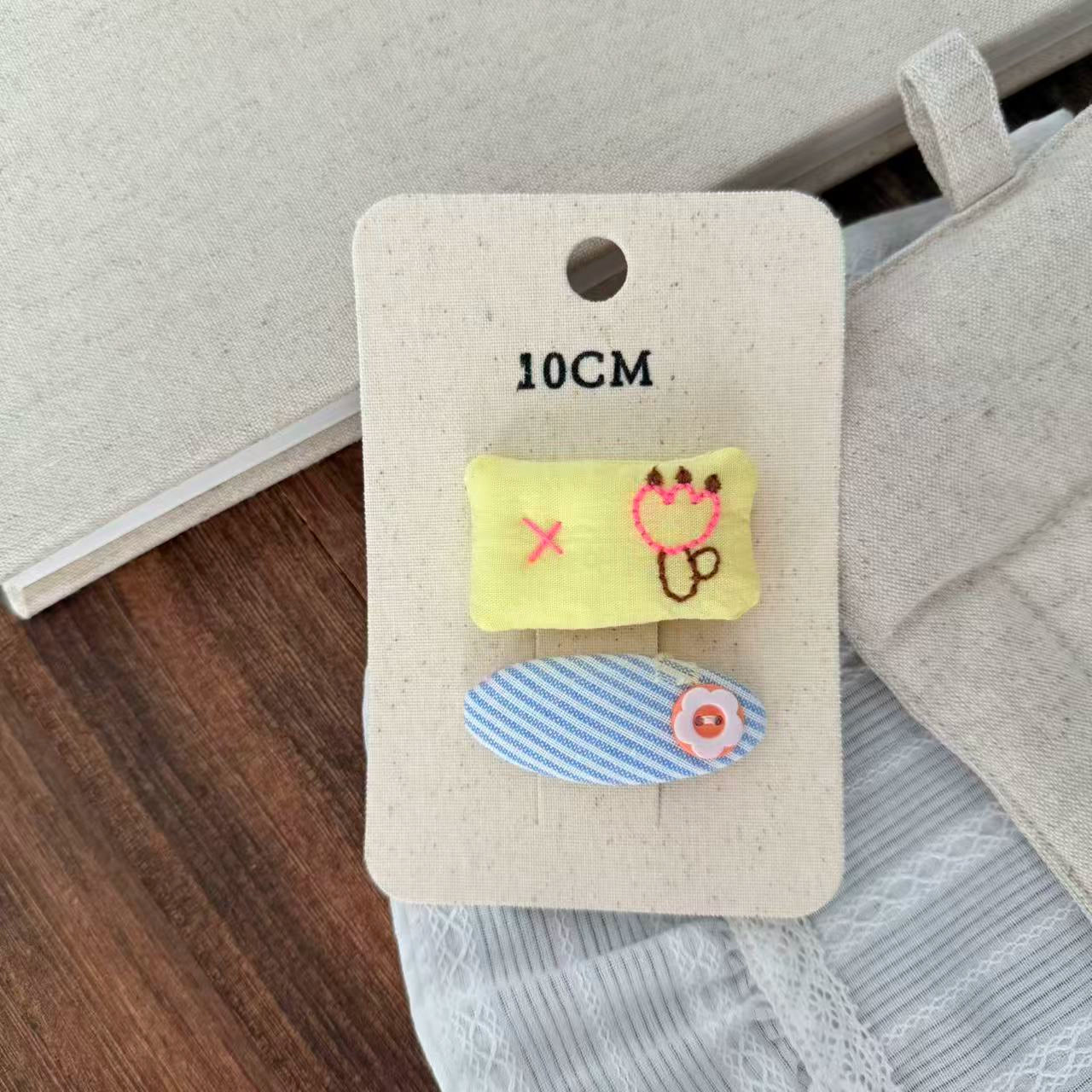 Embroidered Plaid Fabric Hair Clip - Modomu