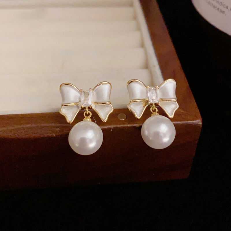 Bow Pearl Stud Earrings