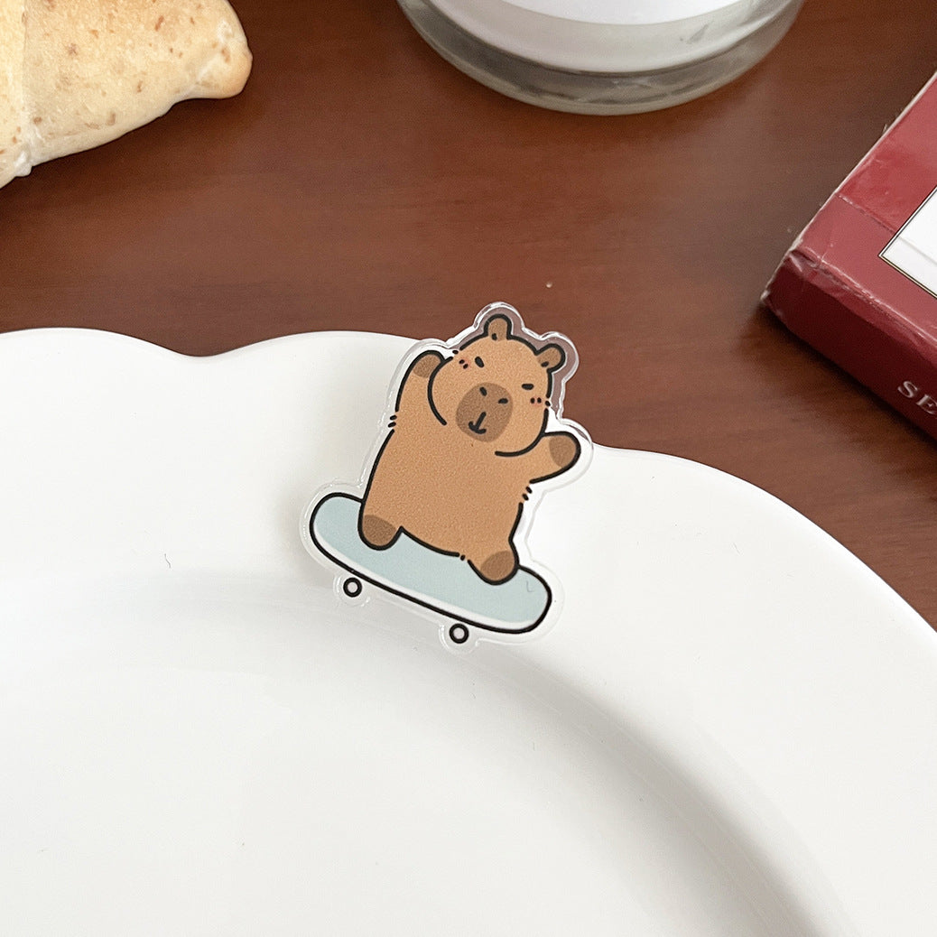 Cartoon Capybara Acrylic Brooch - Modomu