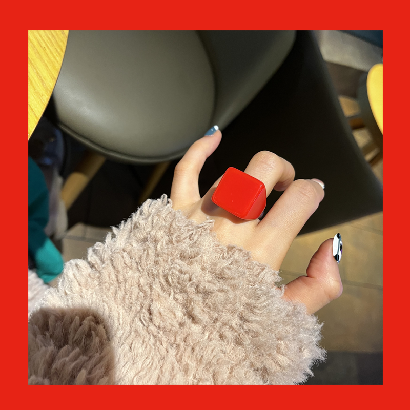 Chunky Square Acrylic Ring - Modomu