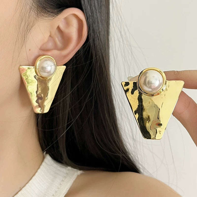 Geometric Pearl Stud Earrings - Modomu
