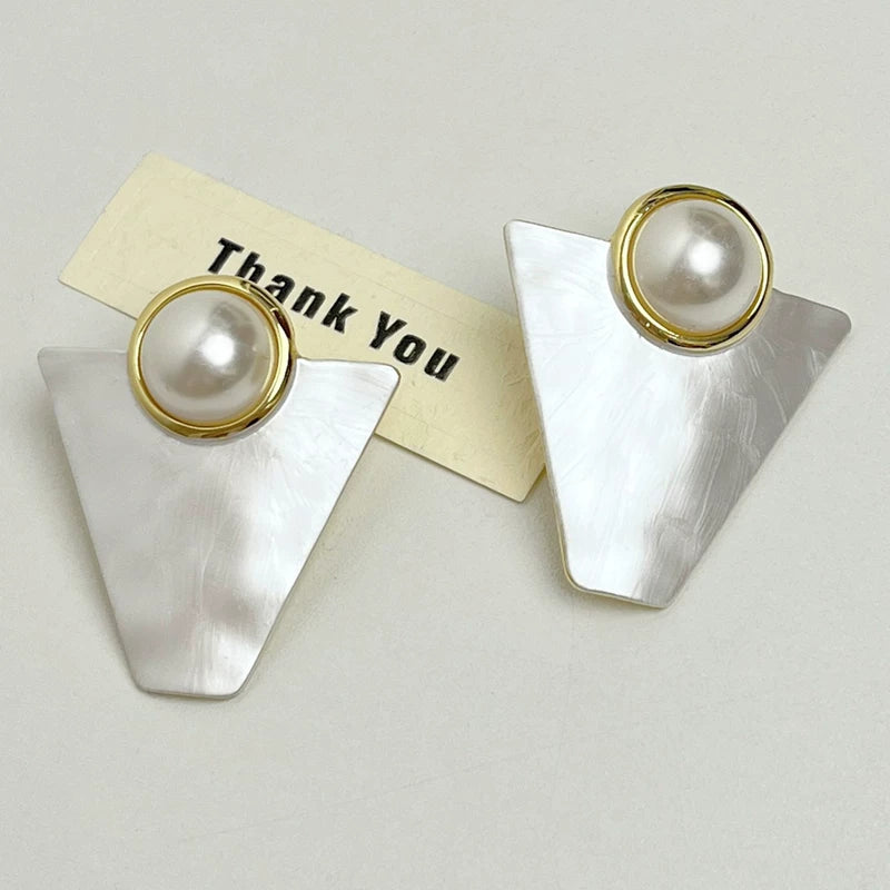 Geometric Pearl Stud Earrings - Modomu