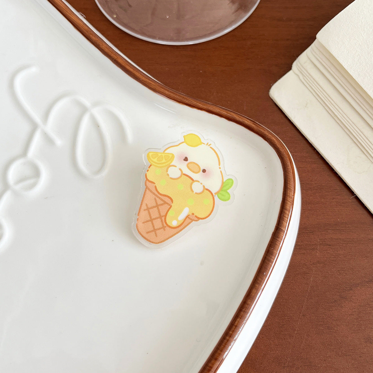Cute Cartoon Acrylic Brooch - Modomu