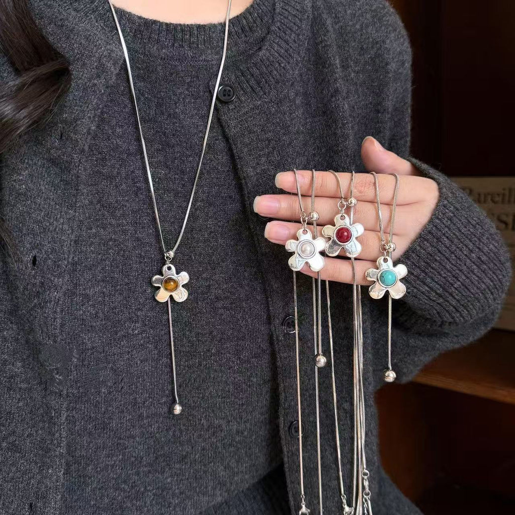 Silver Flower Pendant Necklace