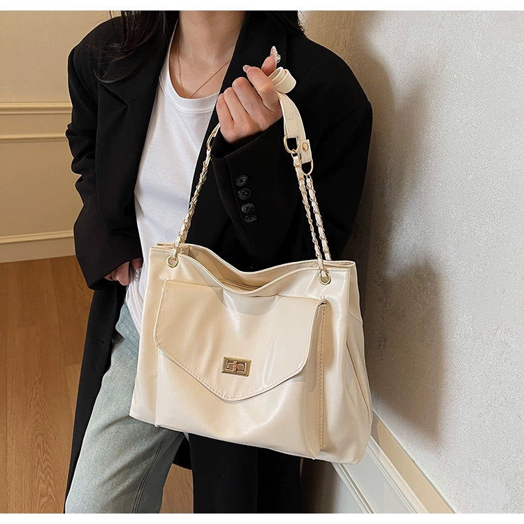 Lock Stray Shoulder Bag
