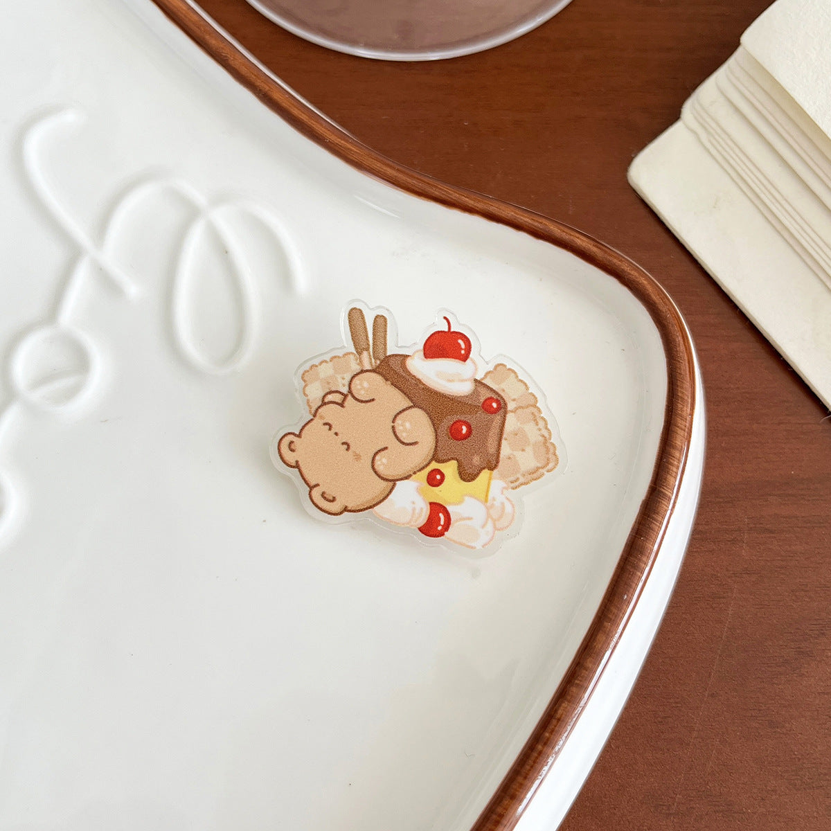 Cute Cartoon Acrylic Brooch - Modomu