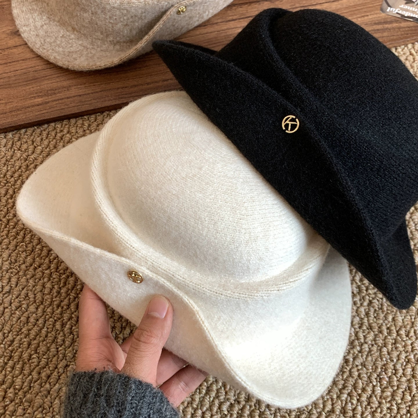 Pearl Flower Wide Brim Hat - Modomu