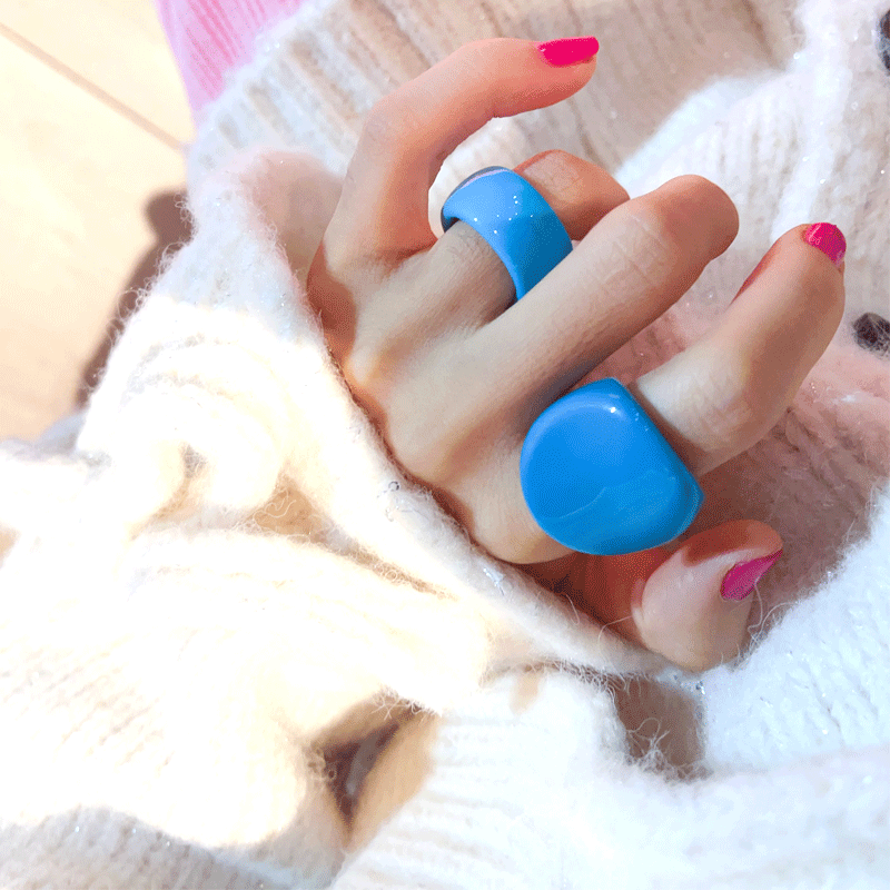 Minimal Acrylic Statement Ring - Modomu
