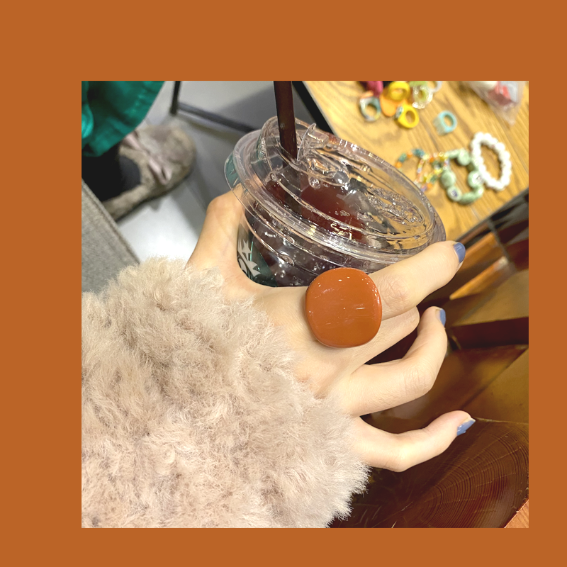 Minimal Acrylic Statement Ring - Modomu