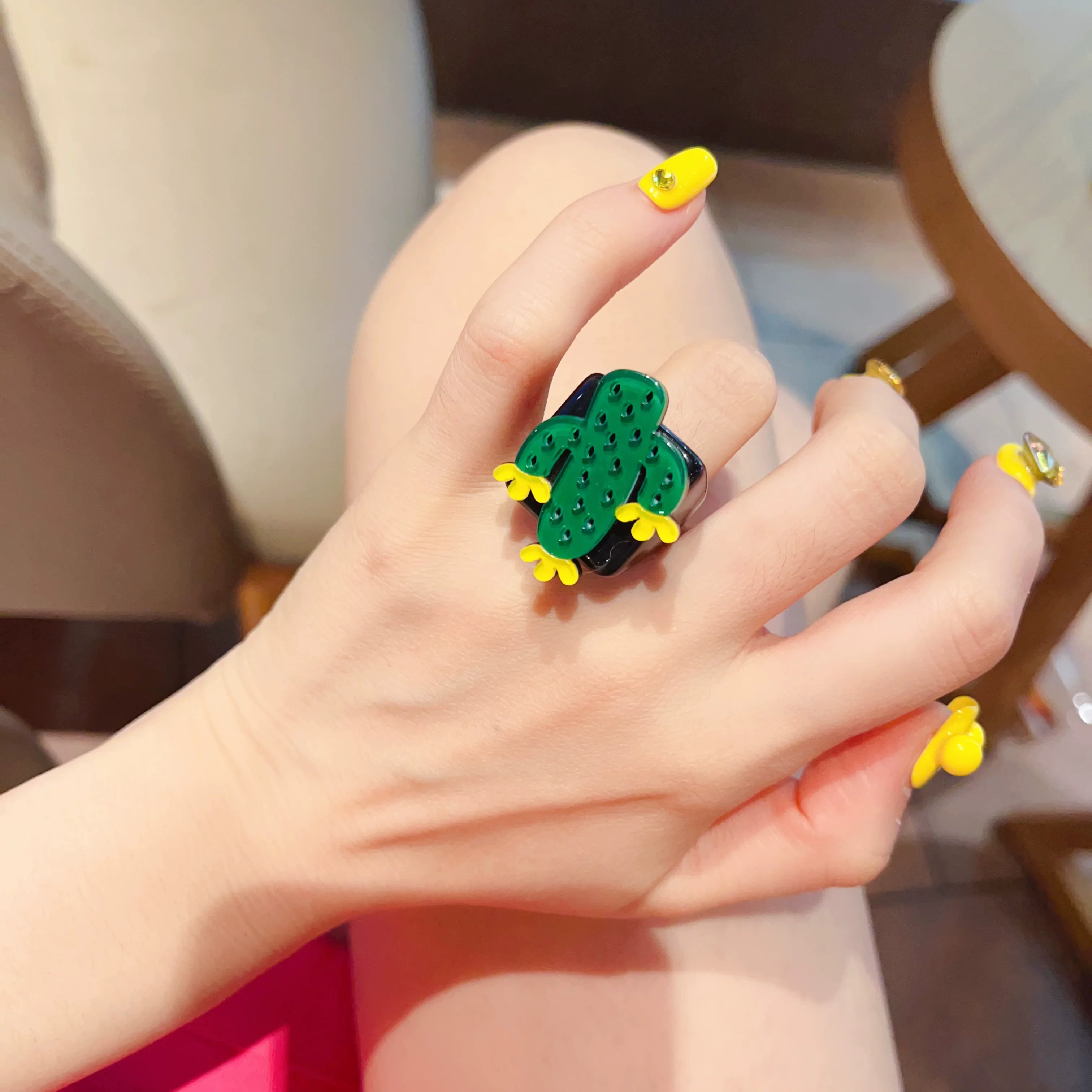 Exaggerated Floral Heart Ring - Modomu
