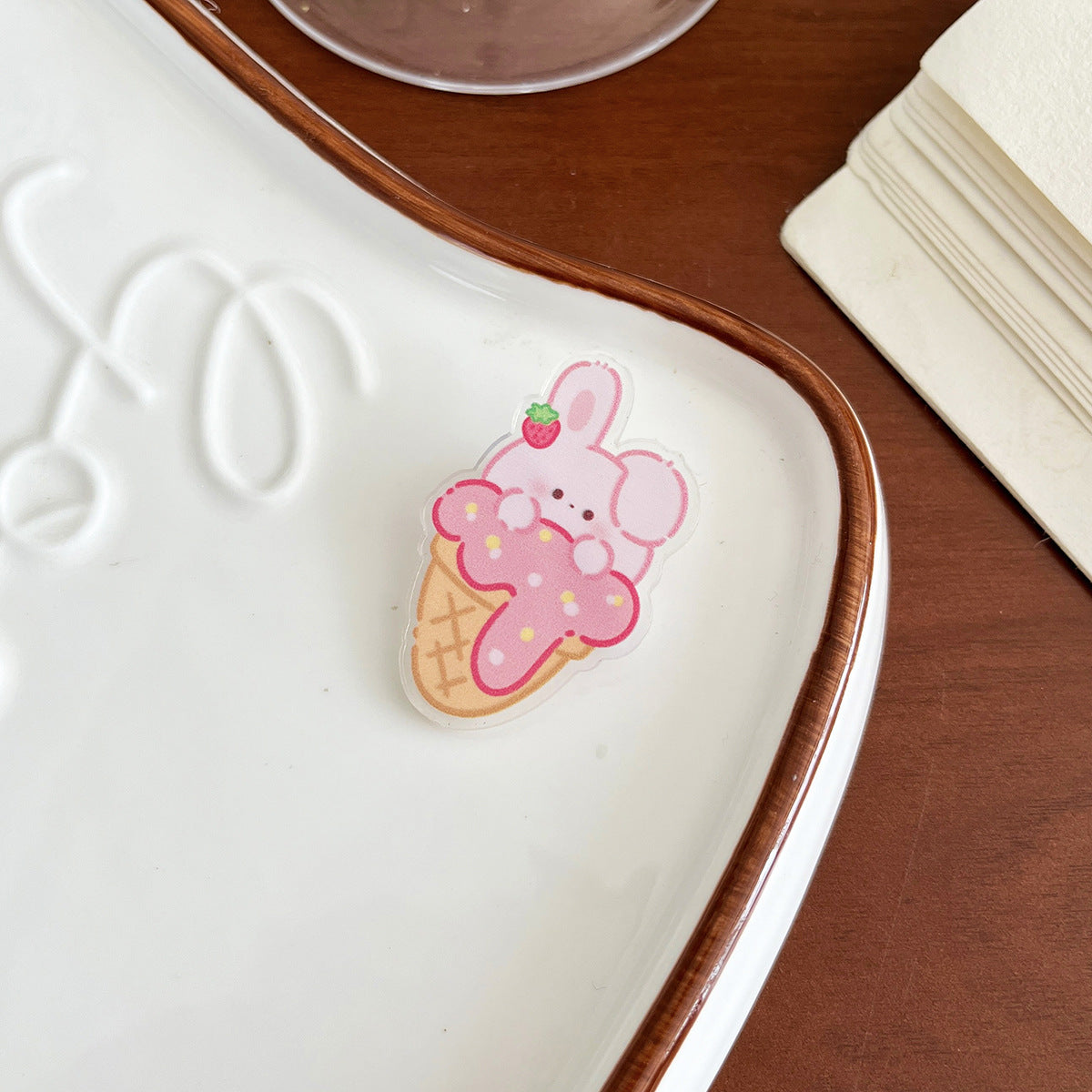 Cute Cartoon Acrylic Brooch - Modomu