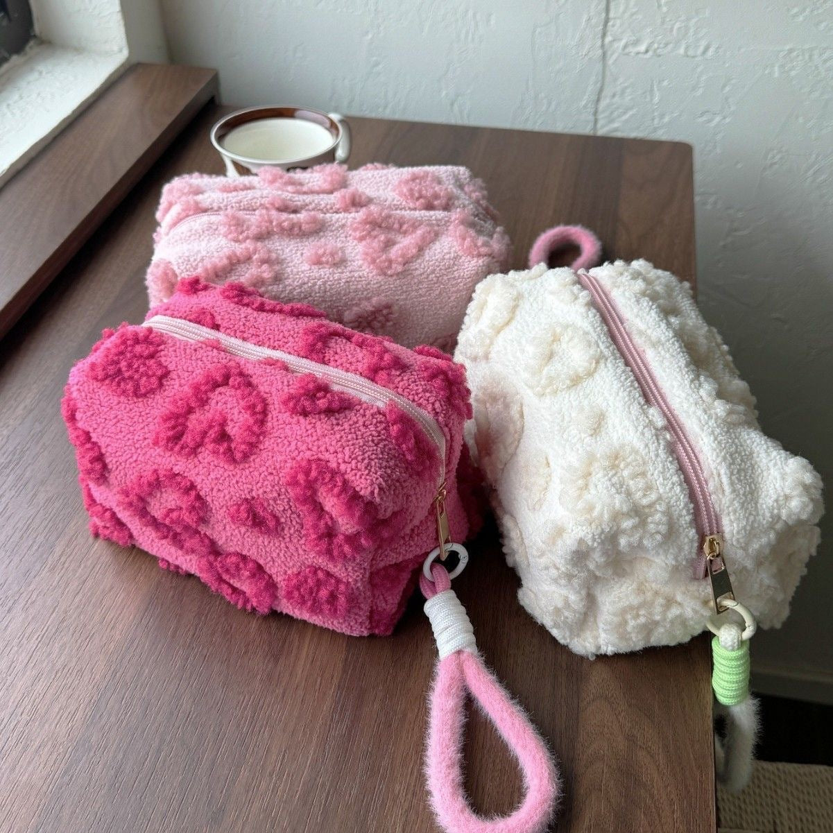 Plush Heart Travel Cosmetic Bag - Modomu