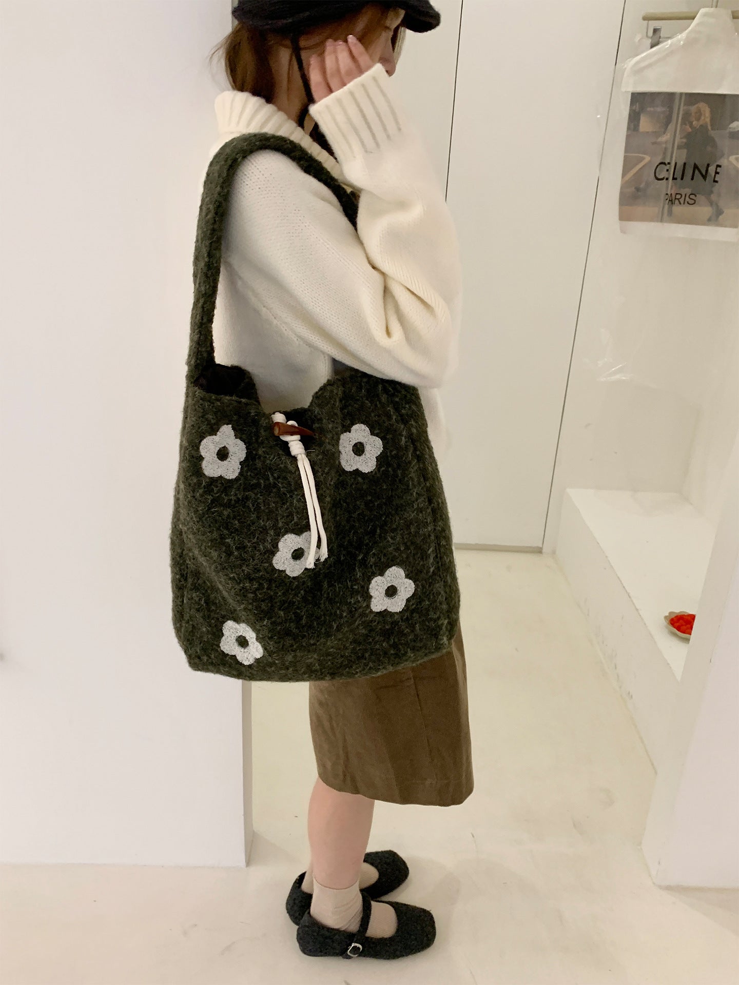 Plush Floral Shoulder Tote Bag - Modomu
