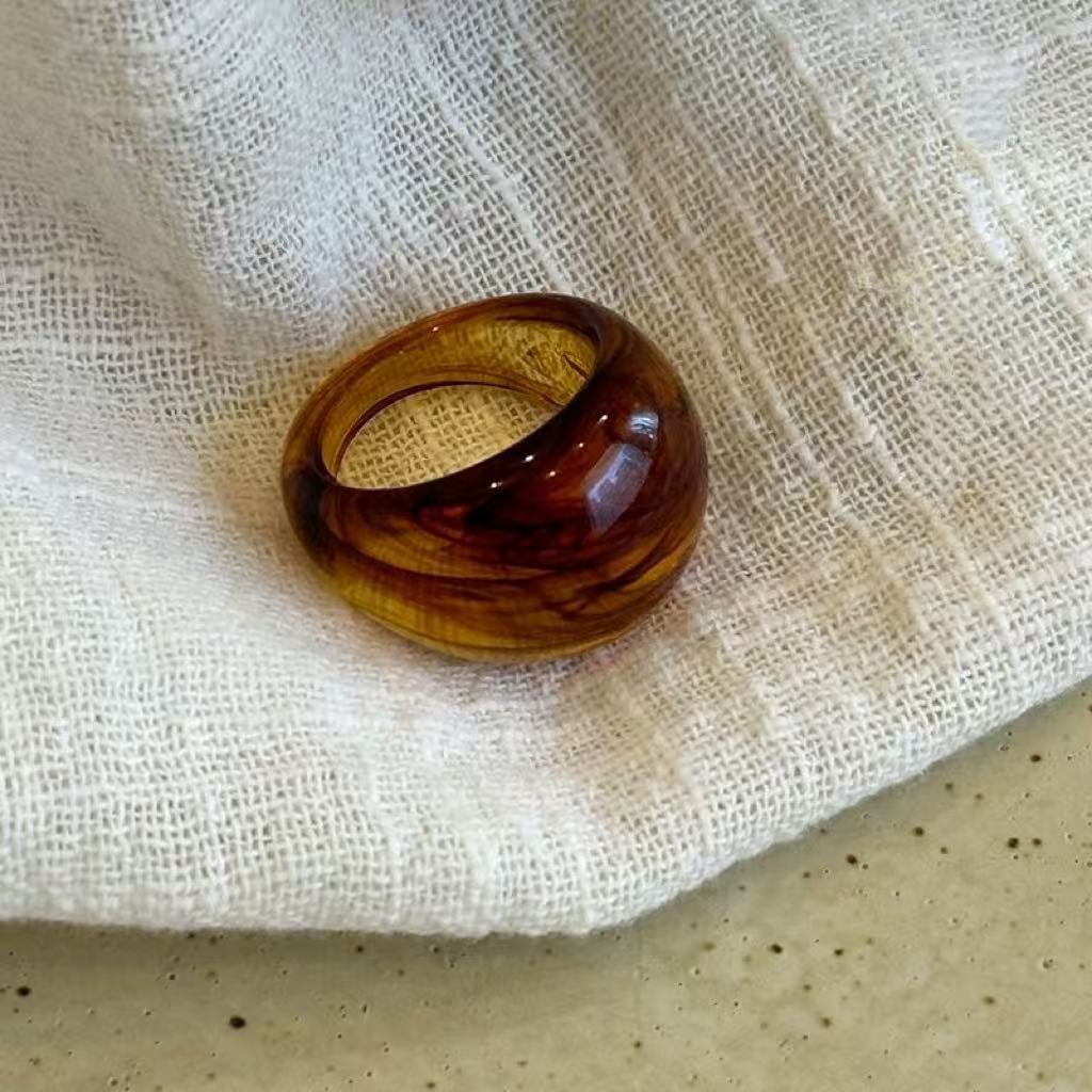 Retro Resin Wide-Brim Ring - Modomu