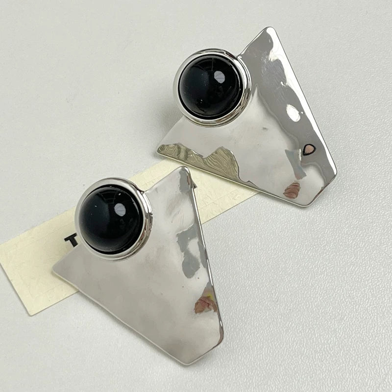 Geometric Pearl Stud Earrings - Modomu